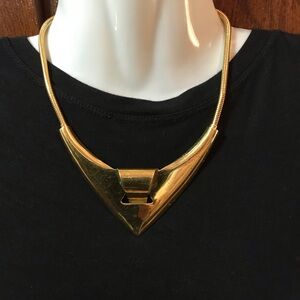 Rare Vintage Trifari 80’s Gold Tone Bold Statement Necklace